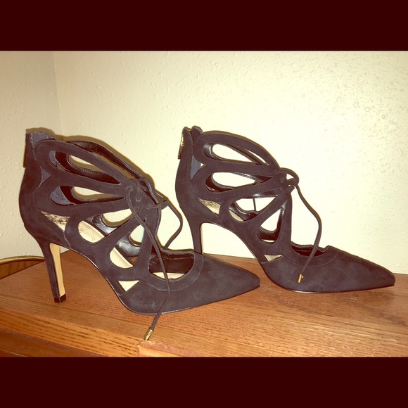 Vince Camuto Shoes - !!PRICE DROP!! NWOT Vince Cumuto Heels